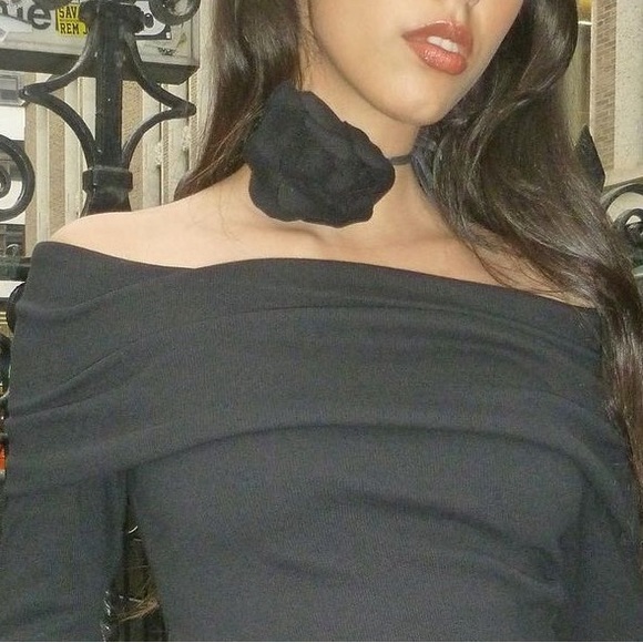 Flower choker / accessory - Picture 5 of 5